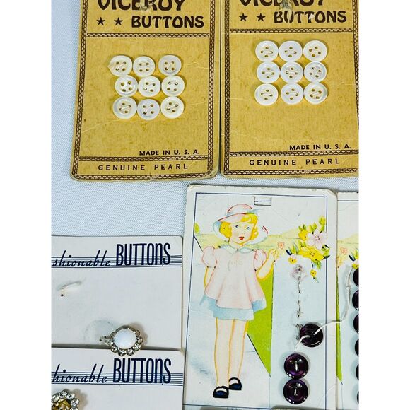 Vintage Buttons Lot Le Chic Lansing Pearls Ultracraft - Picture 7 of 9